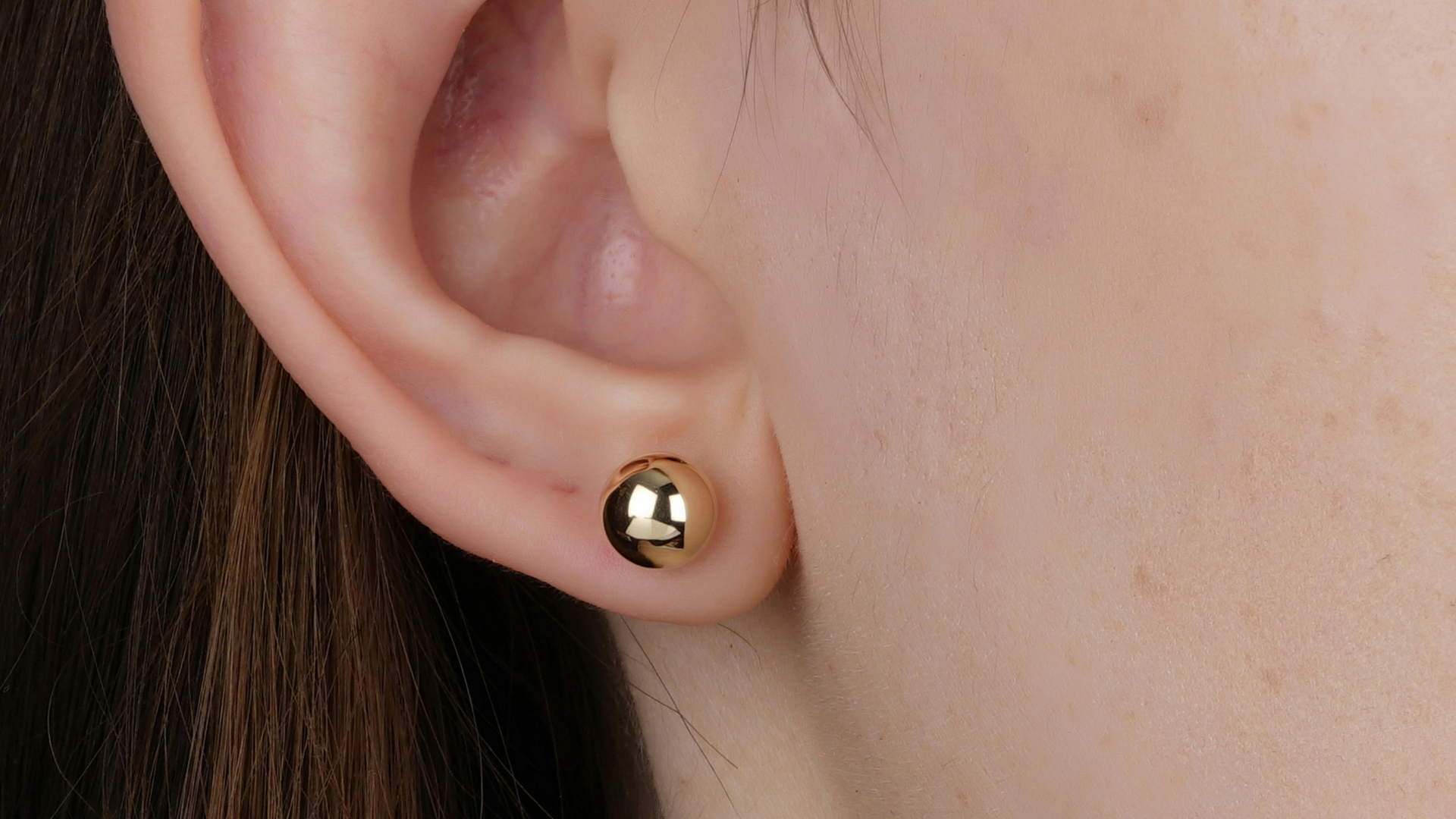 Perforación de pendientes en farmacia: segura, profesional y sin dolor