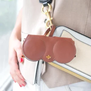 estuche para gafas marrón